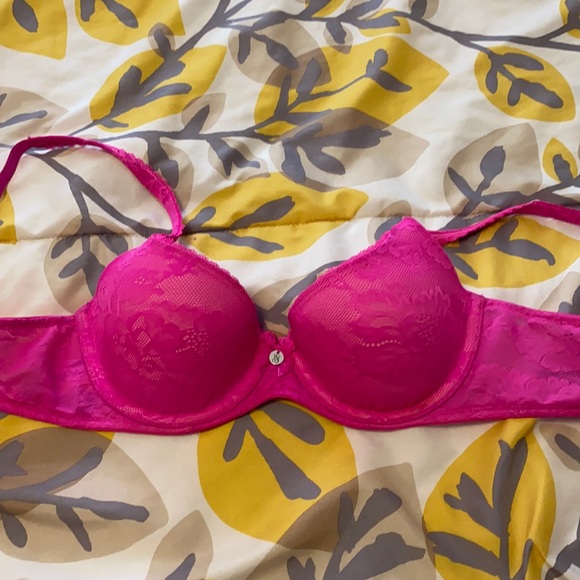Victoria’s Secret hot pink lacy bra - Picture 1 of 3